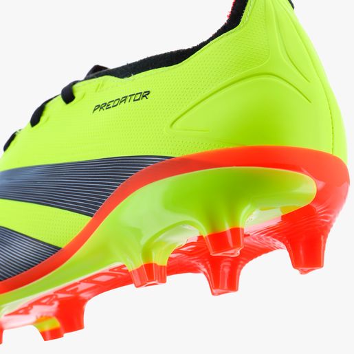 adidas Predator League césped natural seco