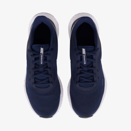 Nike Revolution 5