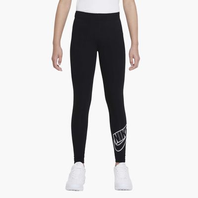 Nike Sportswear Favorites
