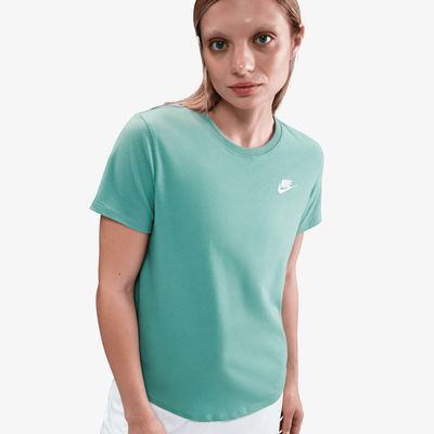 Nike Polo Club Essentials