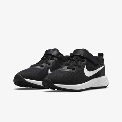 Nike Revolution 6