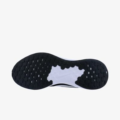 Nike Revolution 7