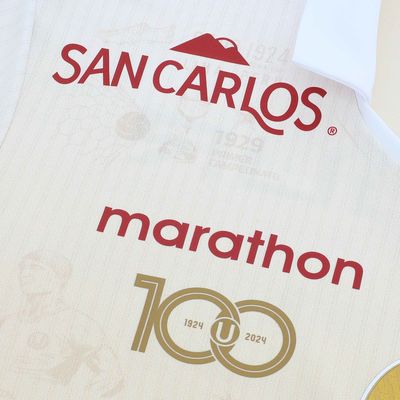 Camiseta Estampada Universitario 100 Años Oficial