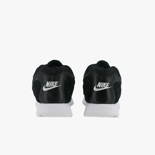 Nike Delfine
