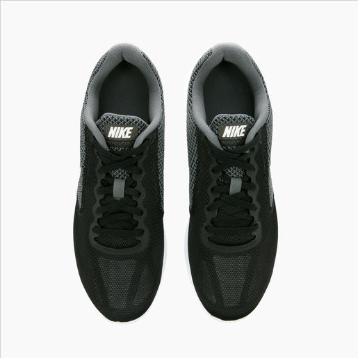 Nike Revolution 3