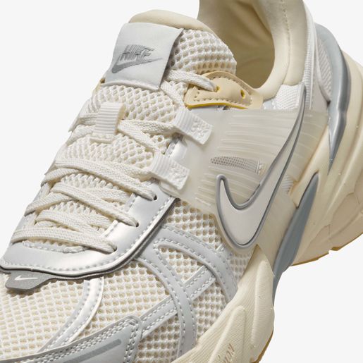 Nike V2K Run Light Khaki