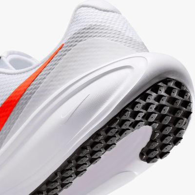 Nike Revolution 8