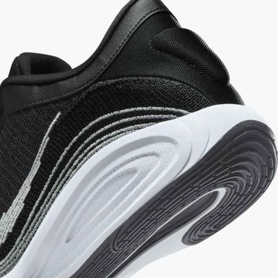 Nike G.T. Hustle Academy