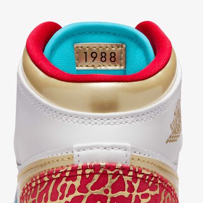 Air Jordan 1 Mid Sneaker School