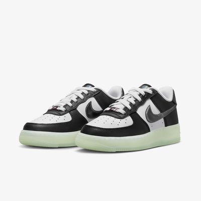 Nike Air Force 1 LV8