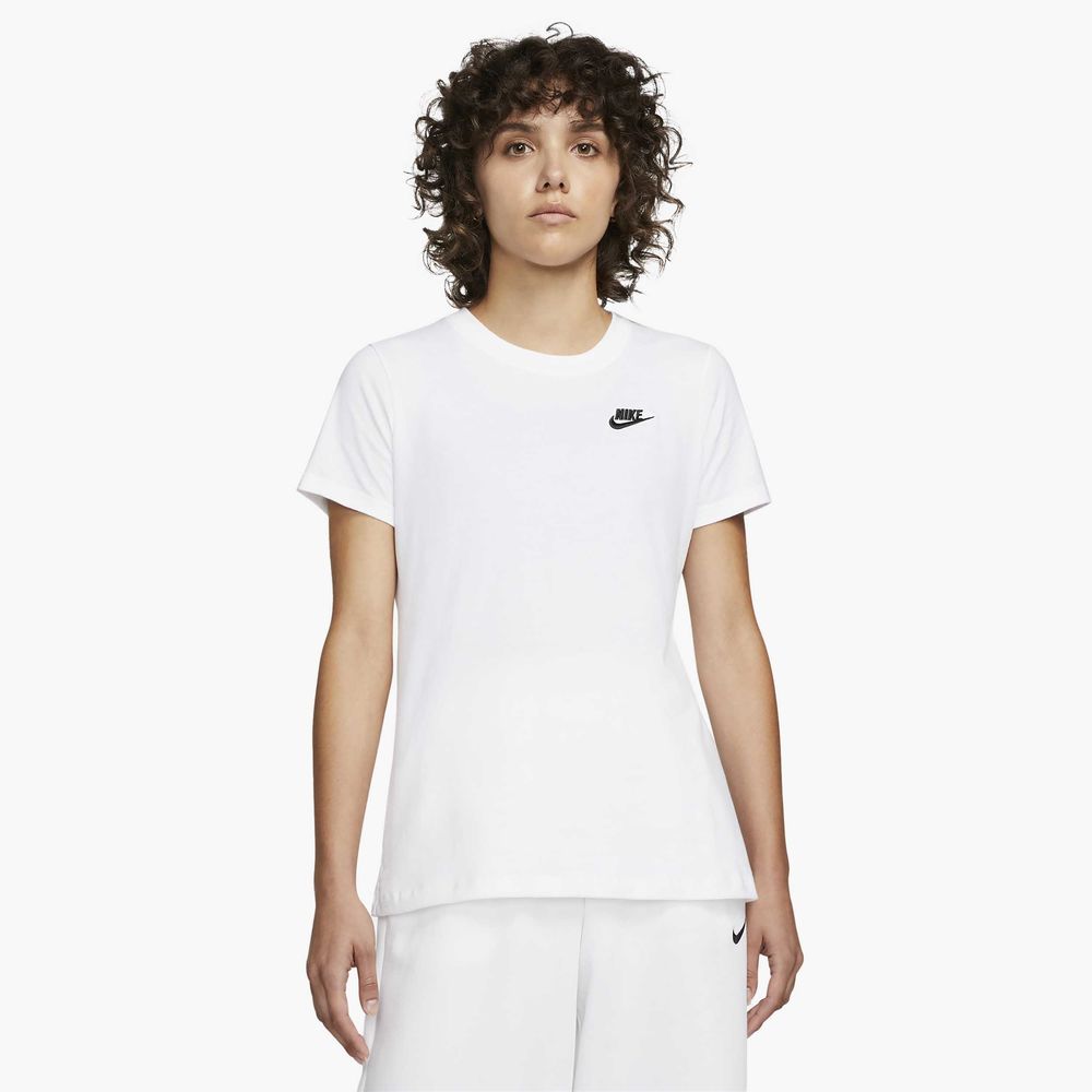 Nike Sportswear Club
