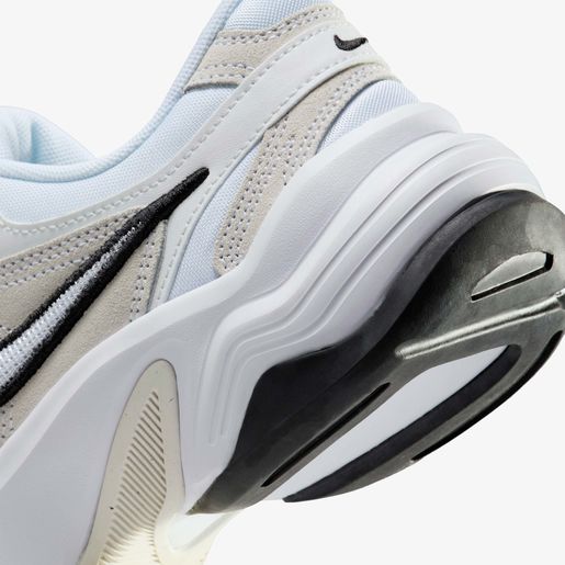 Nike AL8