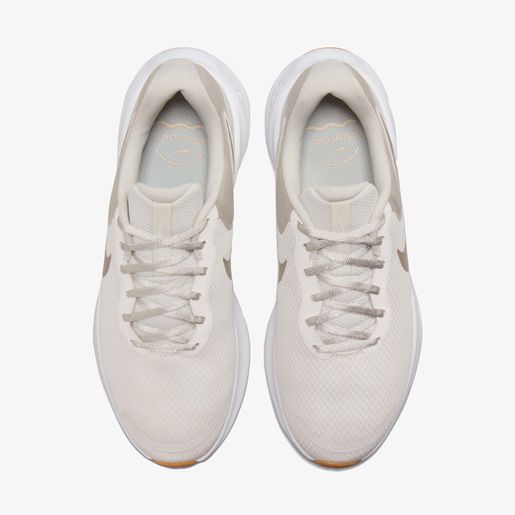 Nike Revolution 7