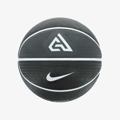 Nike Playground 8P