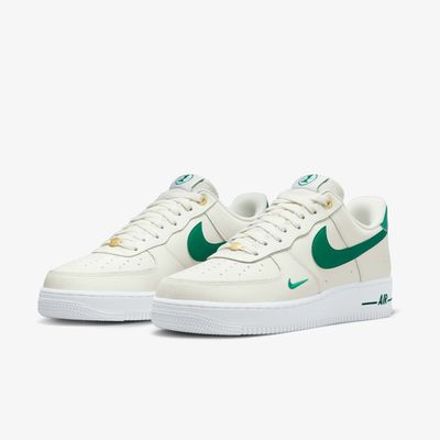 Nike Air Force 1 07 LV8