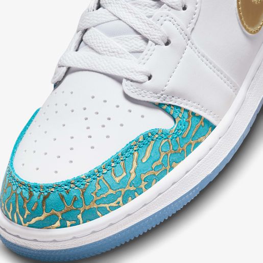 Air Jordan 1 Mid Sneaker School