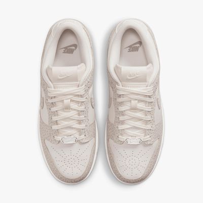 Nike Dunk Low Premium