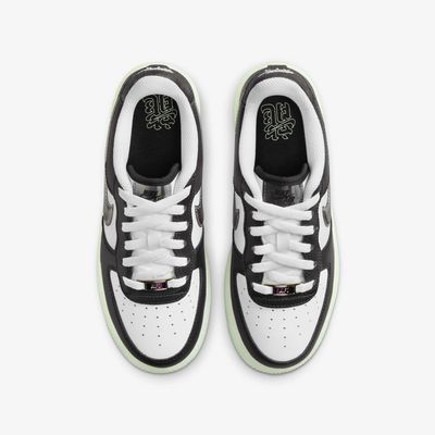 Nike Air Force 1 LV8