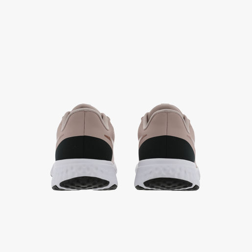 Nike Revolution 5