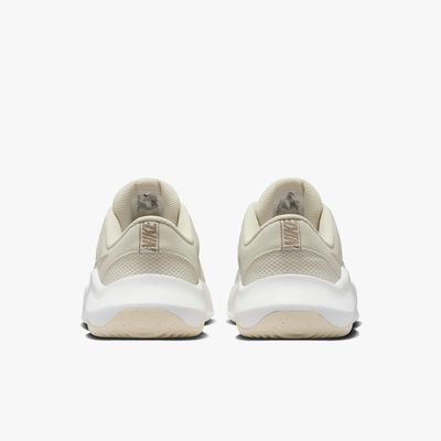 Nike Legend Essential 3 NN Premium