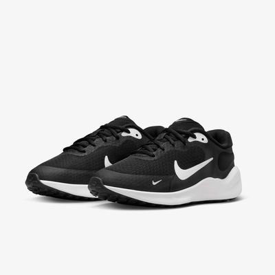 Nike Revolution 7