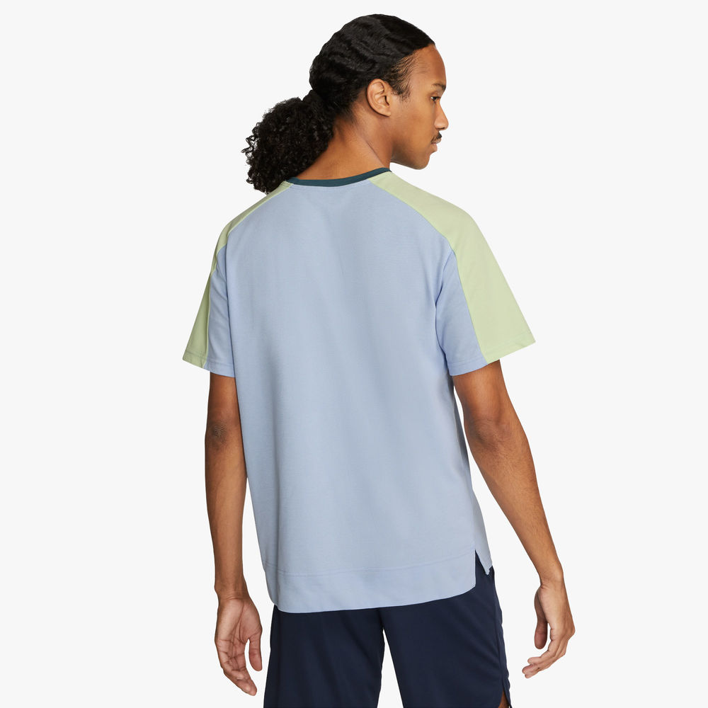 Nike Sport Clash