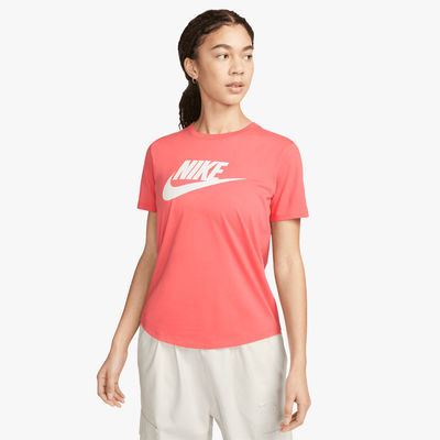 Nike Sportswear Essentials