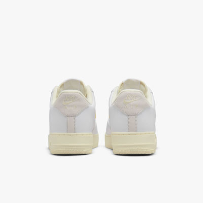 Nike Air Force 1 07 LX
