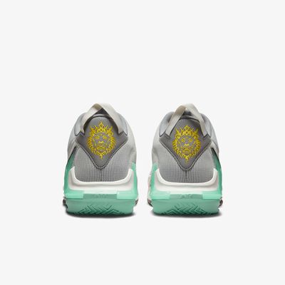 LeBron Witness 7