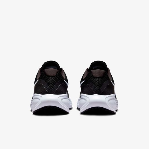 Nike Revolution 8