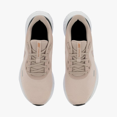 Nike Revolution 5