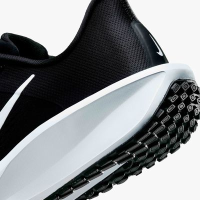 Nike Quest 6