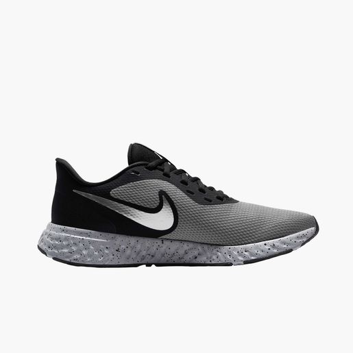 Nike Revolution 5