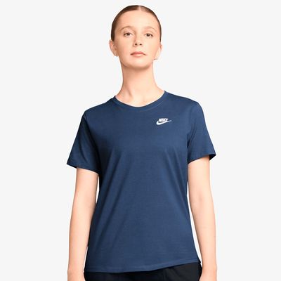 Nike Camiseta Sportswear Club Essentials