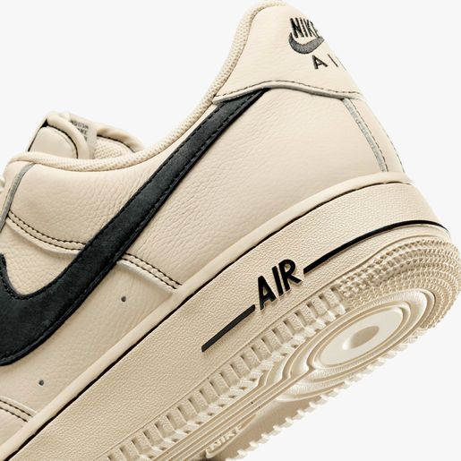 Nike Air Force 1 '07 LV8
