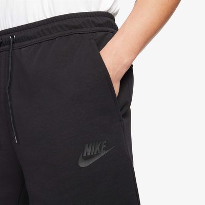 Nike Sportswear Tech Essentials