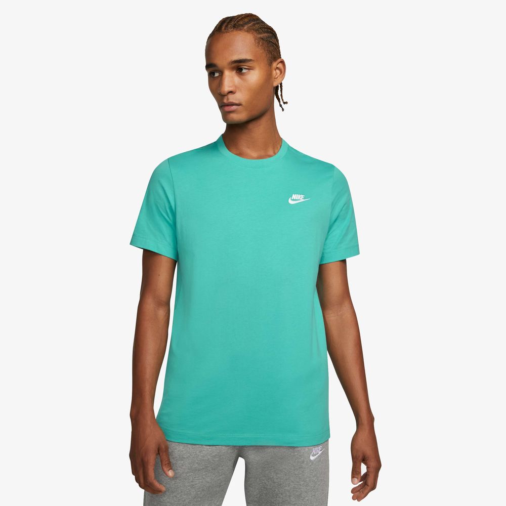 Nike Sportswear Club