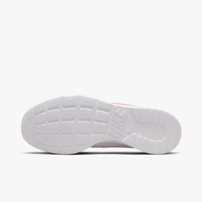 Nike Tanjun