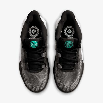 Kyrie 8 GO