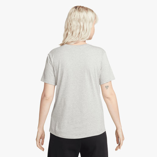 Nike Sportswear Essentials
