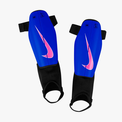 Nike Canilleras Charge