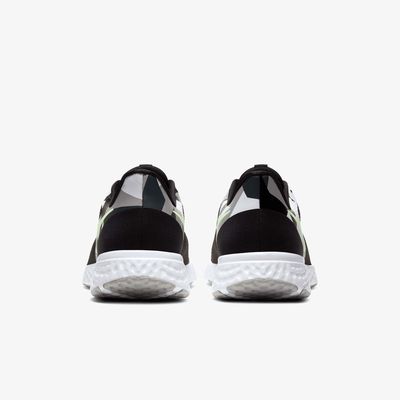 Nike Revolution 5