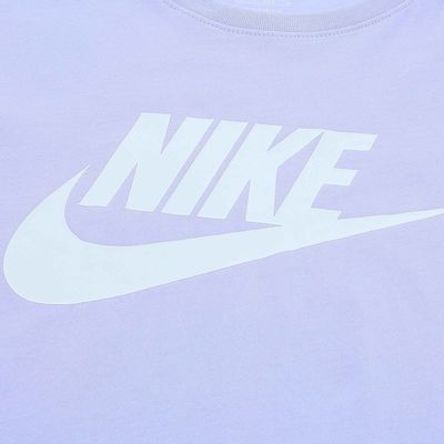 Nike Sportswear Essentials