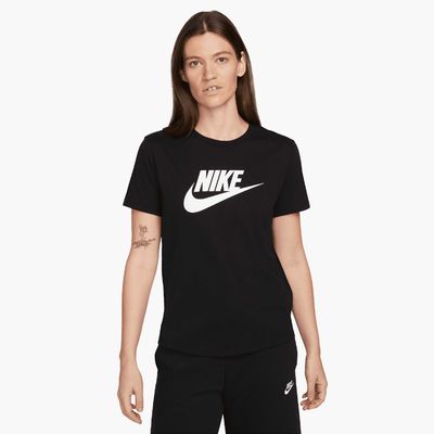 Nike Sportswear Essentials