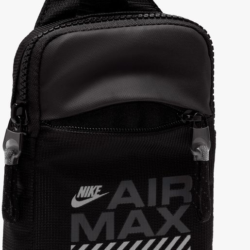 Nike Sportswear Essentials