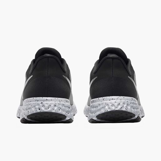 Nike Revolution 5