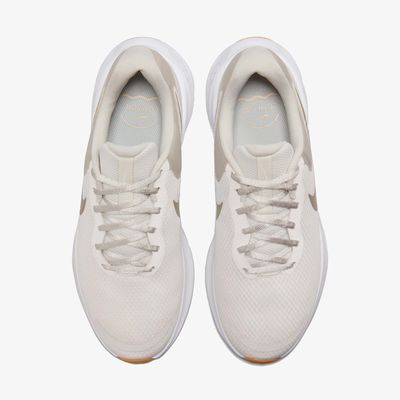Nike Revolution 7