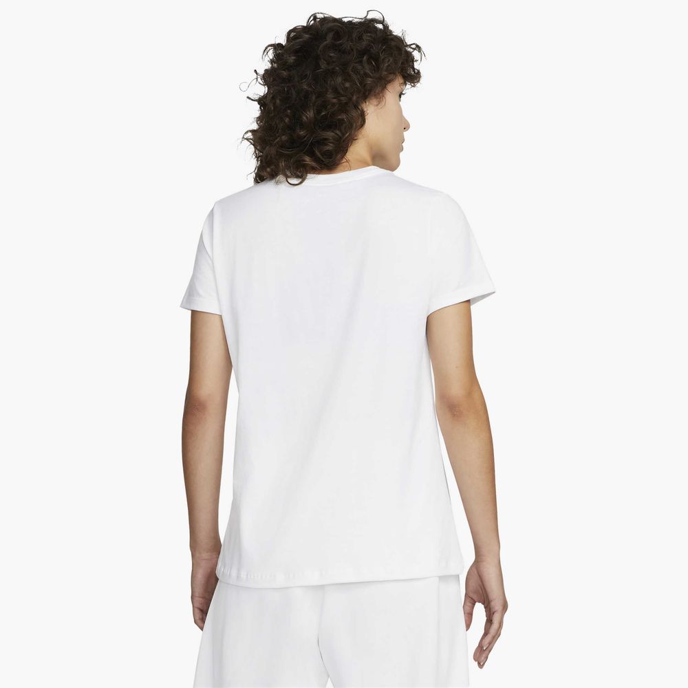 Nike Sportswear Club