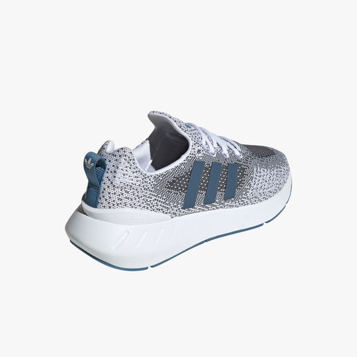 adidas Swift Run 22
