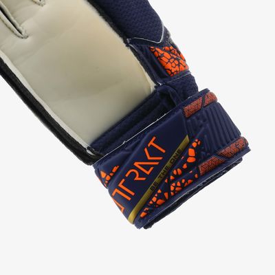 Reusch Attrakt Solid